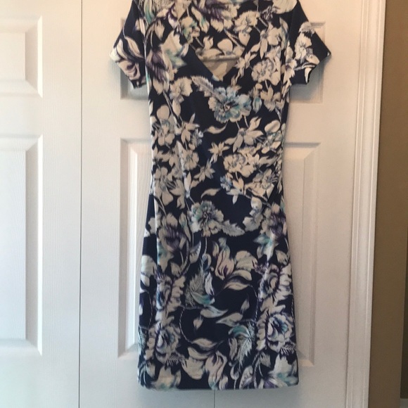 Soft Surroundings Dresses & Skirts - Soft Surroundings Shapely Anywhere floral dress